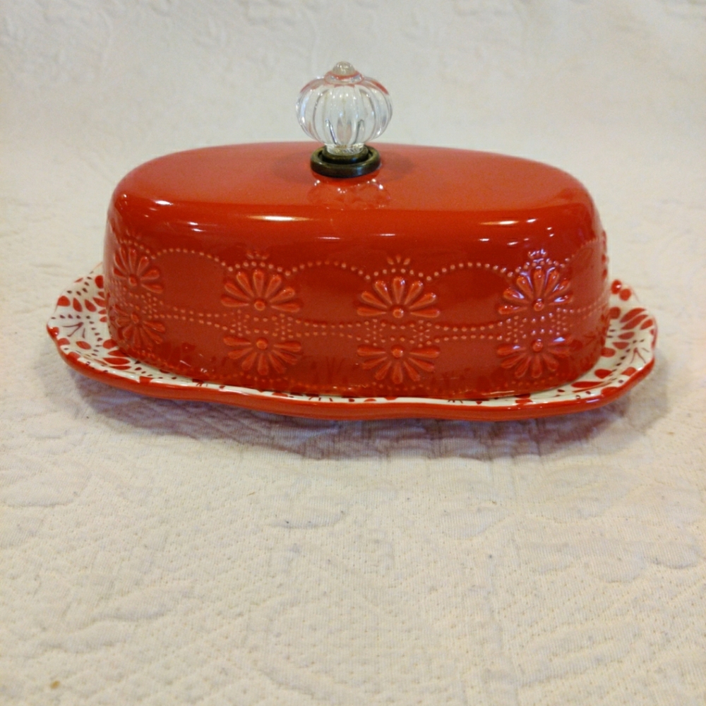 Pioneer Woman Red White Floral Design Covered Butter Dish Clear Glass Knob 8” - Picture 4 of 10